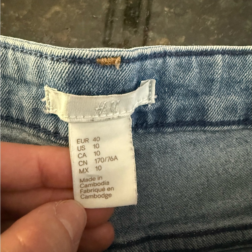 H&M Women's Denim and Striped Shorts Trio - Picture 4 of 10